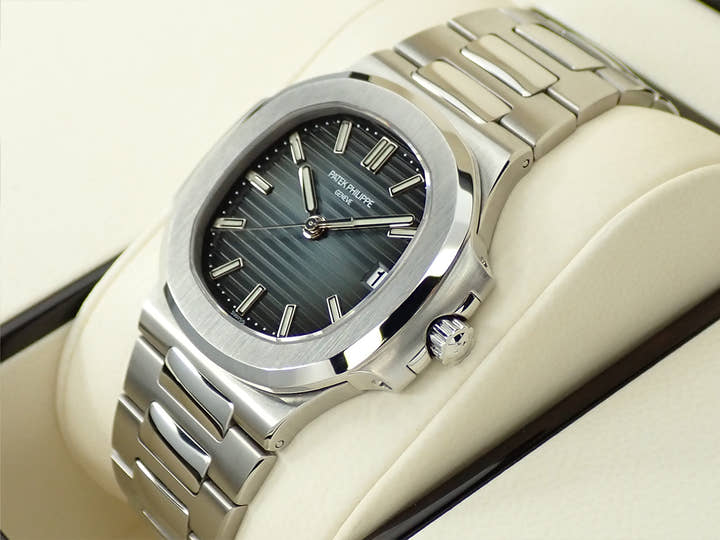 パテックフィリップ ノーチラス Ref.5800/1A-001 ステンレススチール ブルー文字盤