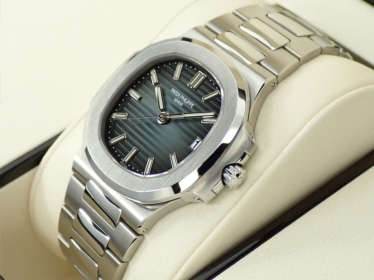 パテックフィリップ ノーチラス Ref.5800/1A-001 ブルー文字盤 美品 S9139697