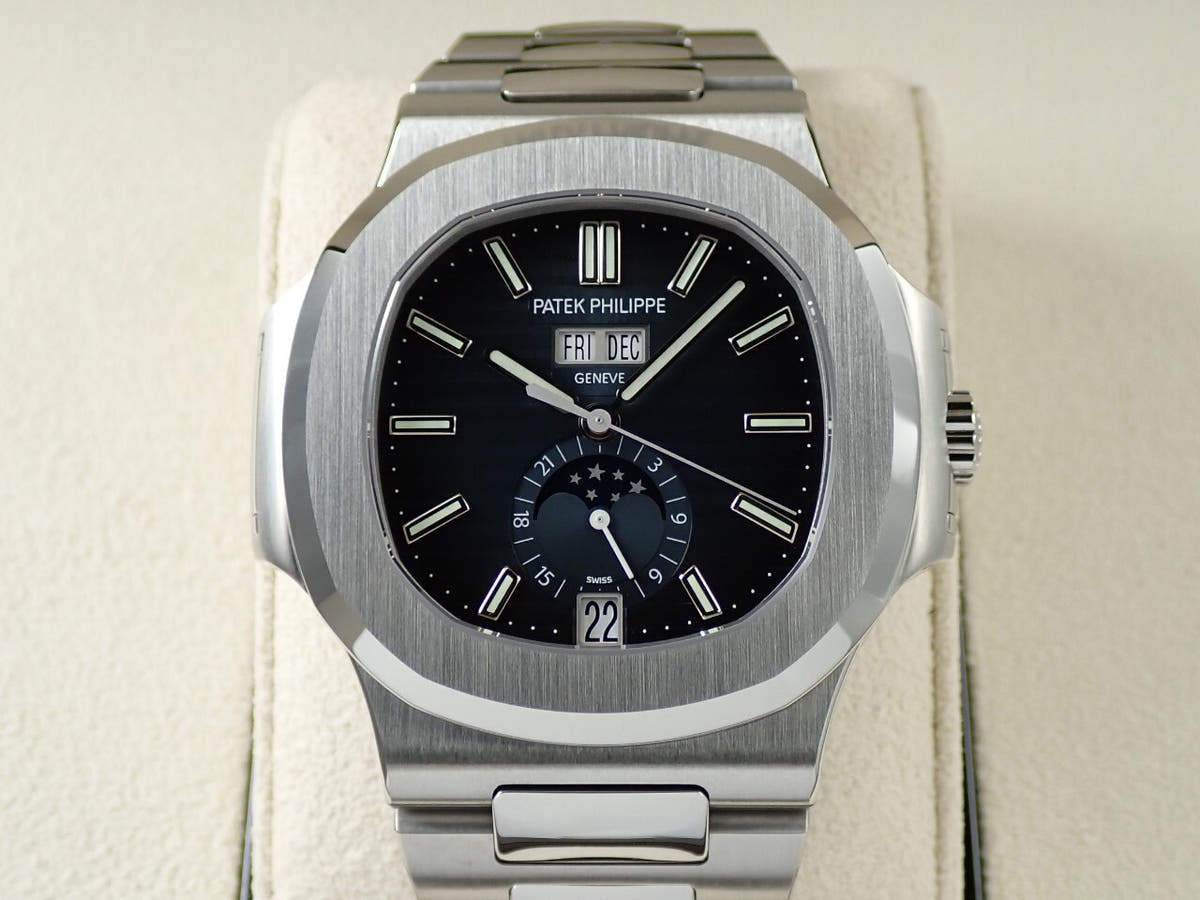 パテックフィリップ ノーチラス Ref.5726/1A-014 ブルー、ブラックグラデーション文字盤 極美品 5F00ZFV4