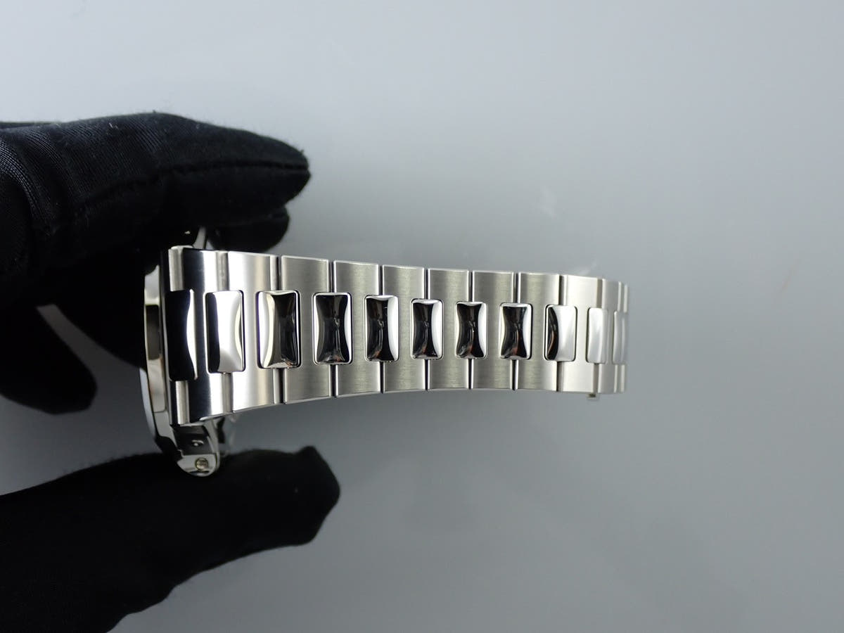 パテックフィリップ ノーチラス Ref.5726/1A-014 ブルー、ブラックグラデーション文字盤 極美品 5F00ZFV4