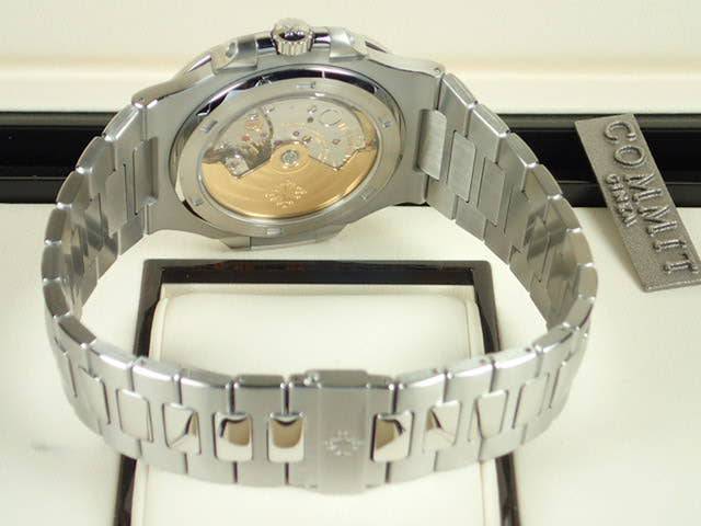パテックフィリップ ノーチラス Ref.5711/1A ホワイト文字盤 中古 nautilus-38