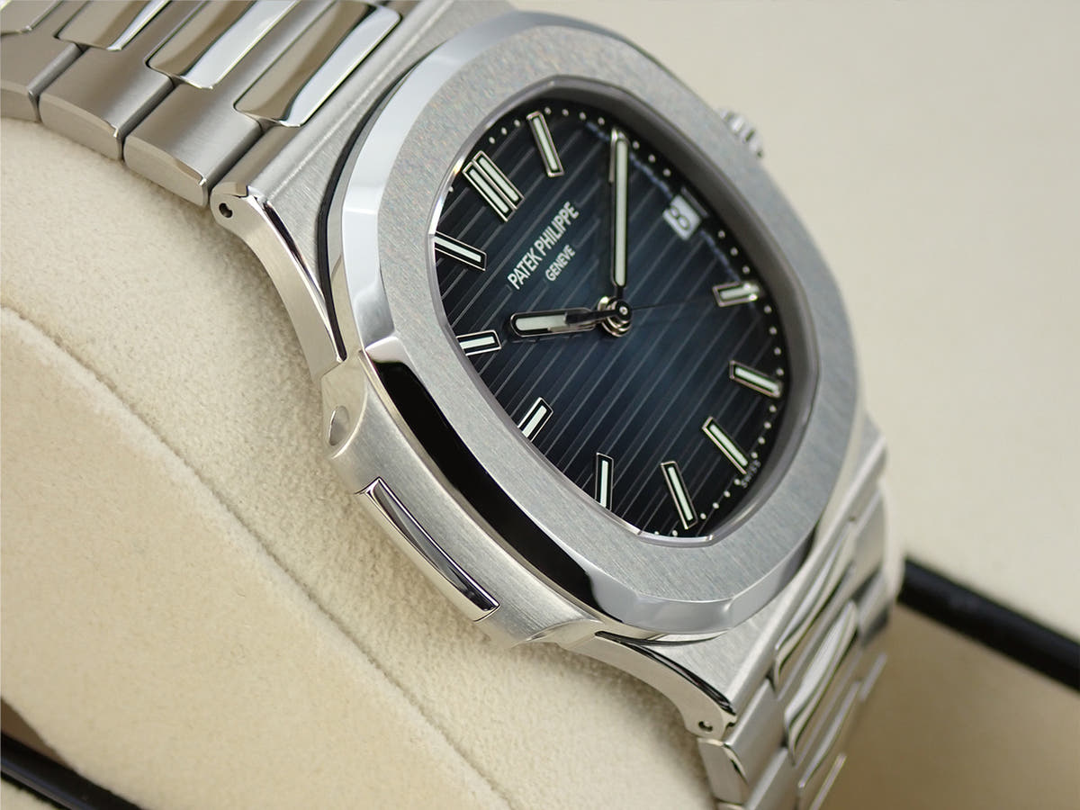 パテックフィリップ ノーチラス Ref.5711/1A-010 ブルー文字盤 美品 TCUAZ27K