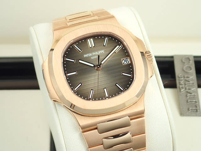 パテックフィリップ ノーチラス Ref.5711/1R-001 ブラックブラウン文字盤 中古 nautilus-39