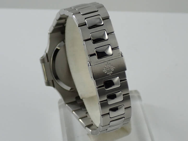 Patek Philippe Nautilus <Warranty, Box, etc.>