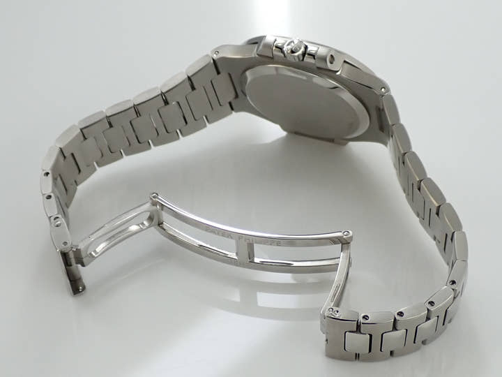 Patek Philippe Nautilus <Warranty, Box, etc.>