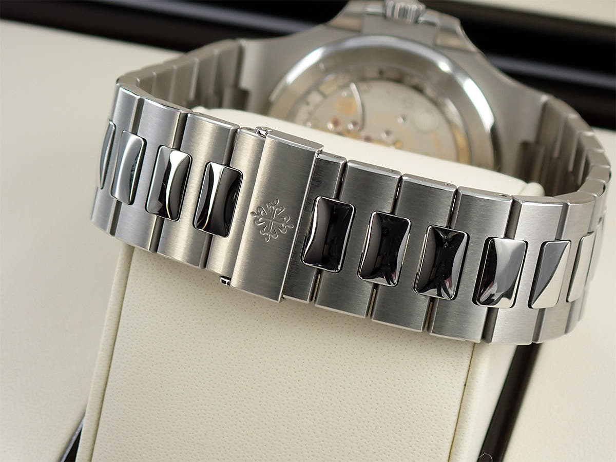 パテックフィリップ ノーチラス Ref.5711/1A-010 ブルー文字盤 美品 64P7S0YP