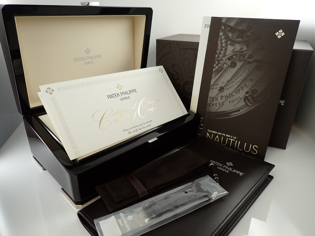 Patek Philippe Nautilus &lt;Warranty, Box, etc.&gt;