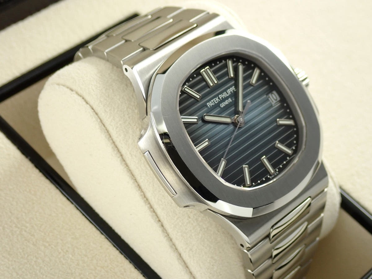 パテックフィリップ ノーチラス Ref.5711/1A-010 ブルー文字盤 中古 WM14J4LC