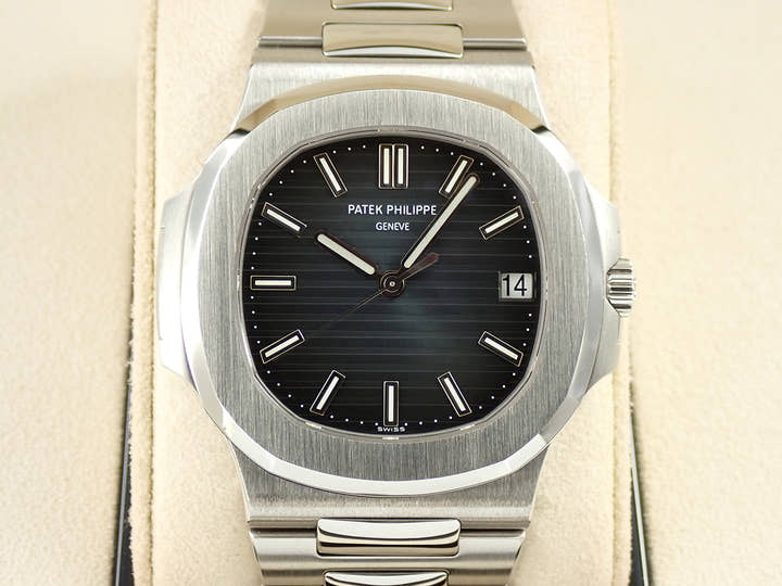 パテックフィリップ ノーチラス Ref.5711/1A-010 ステンレススチール ブルー文字盤