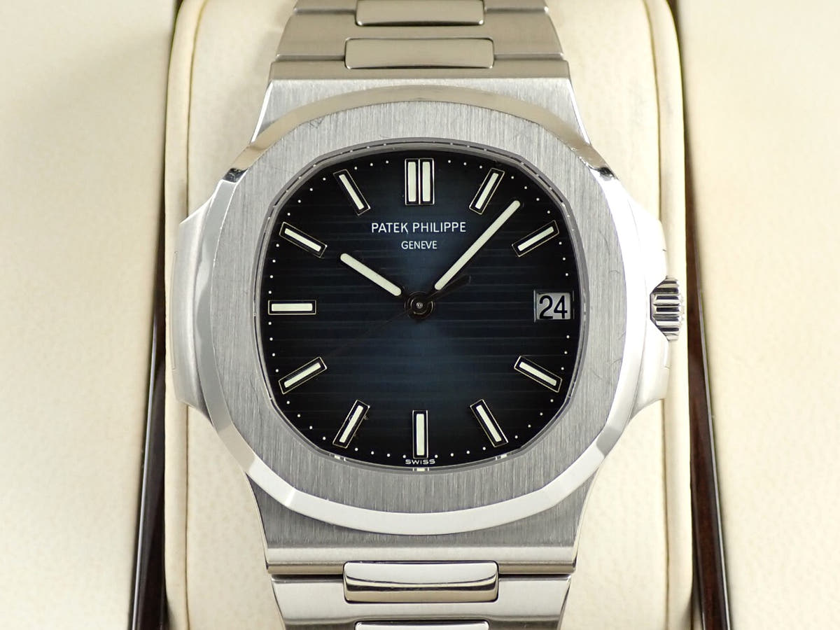 パテックフィリップ ノーチラス Ref.5711/1A-010 ブルー文字盤 中古 9XZTFCFW