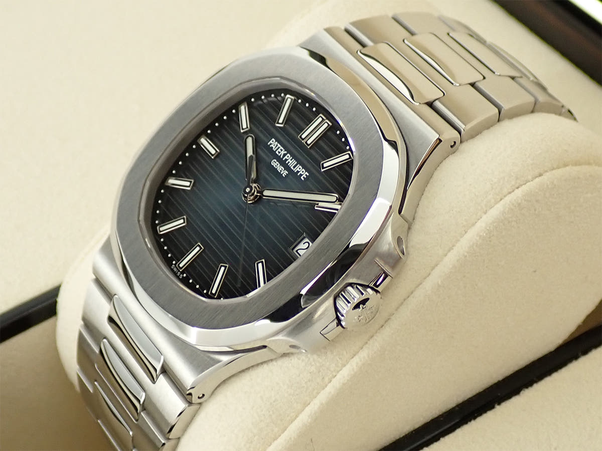 パテックフィリップ ノーチラス Ref.5711/1A-010 ブルー文字盤 美品 SH522846