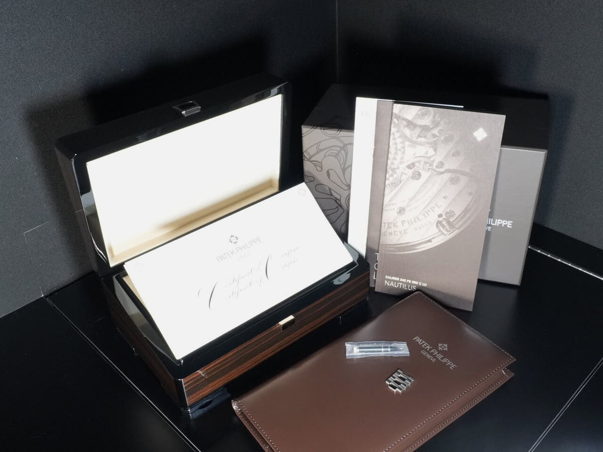 パテックフィリップ ノーチラス プチコンプリケーション Ref.5712/1A-001 ブルー文字盤 極美品 YM9K16P8