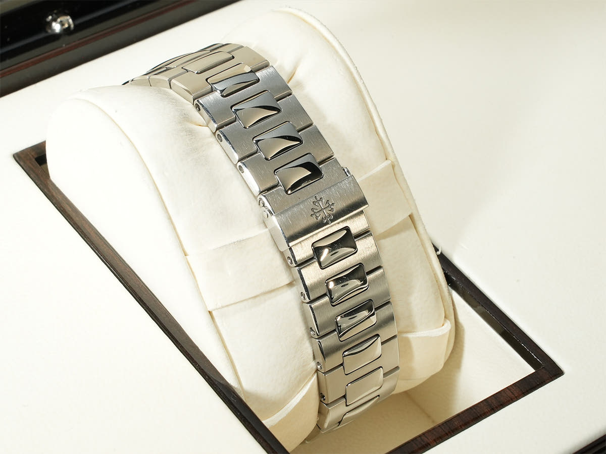パテックフィリップ ノーチラス Ref.5800/1A-001 ブルー文字盤 中古 K0075799