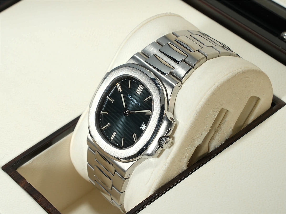 パテックフィリップ ノーチラス Ref.5800/1A-001 ブルー文字盤 中古 K0075799