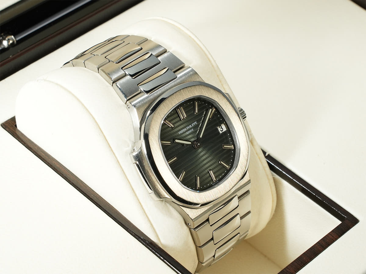 パテックフィリップ ノーチラス Ref.5800/1A-001 ブルー文字盤 中古 K0075799