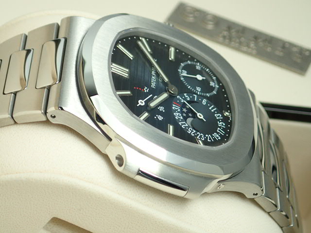 Patek Philippe Nautilus Petitcon