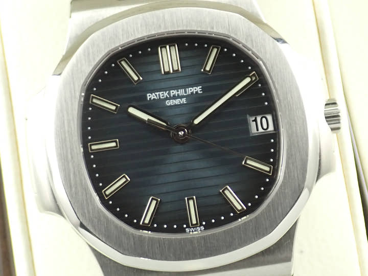 パテックフィリップ ノーチラス Ref.5800/1A-001 ステンレススチール ブルー文字盤