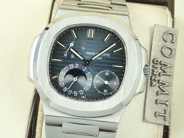 パテックフィリップ ノーチラス Ref.5712/1A-001 ブラックブルー文字盤 中古 nautilus-51