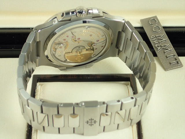 パテックフィリップ ノーチラス Ref.5712/1A-001 ブラックブルー文字盤 中古 nautilus-51