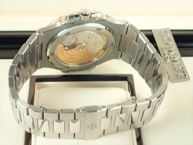 パテックフィリップ ノーチラス Ref.5711/1A-010 ブラックブルー文字盤 中古 nautilus-74