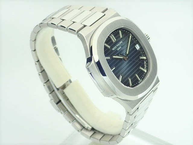 パテックフィリップ ノーチラス Ref.5711/1A-010 ブラックブルー文字盤 中古 nautilus-74