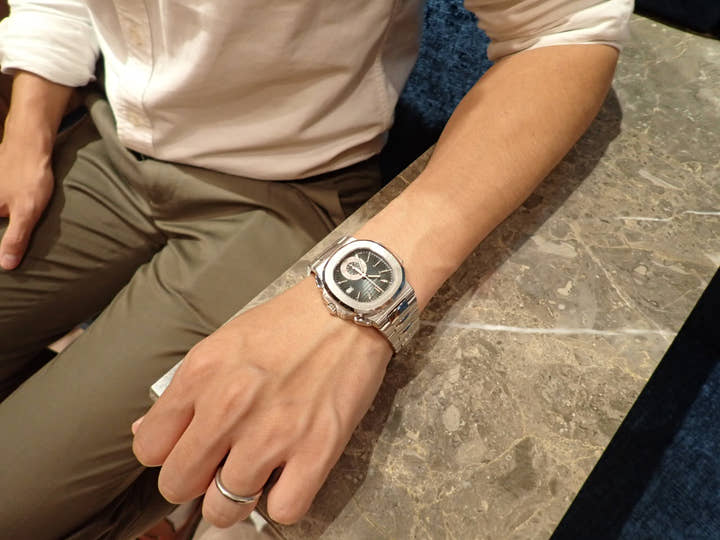 パテックフィリップ ノーチラス Ref.5980/1A-001 ブラックブルー文字盤 中古 nautilus-76