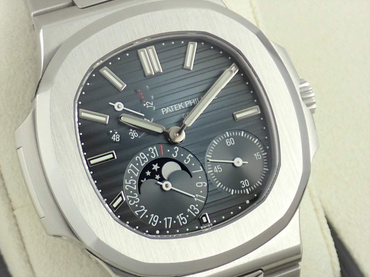 Patek Philippe Nautilus Petitcon [Excellent condition]