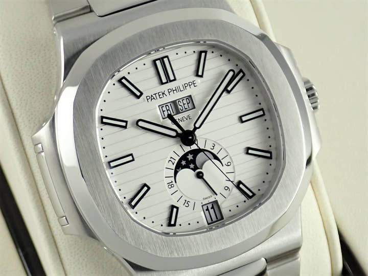 パテックフィリップ ノーチラス Ref.5726/1A-010 ホワイト文字盤 中古 nautilus-82