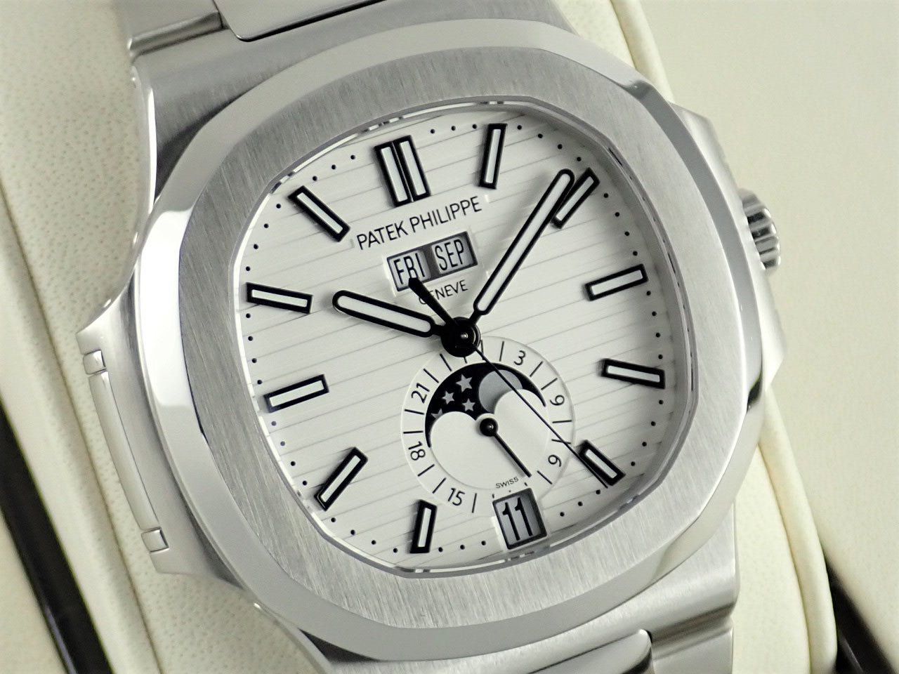 Patek Philippe Nautilus Annual Calendar &lt;Warranty, Box, etc.&gt;