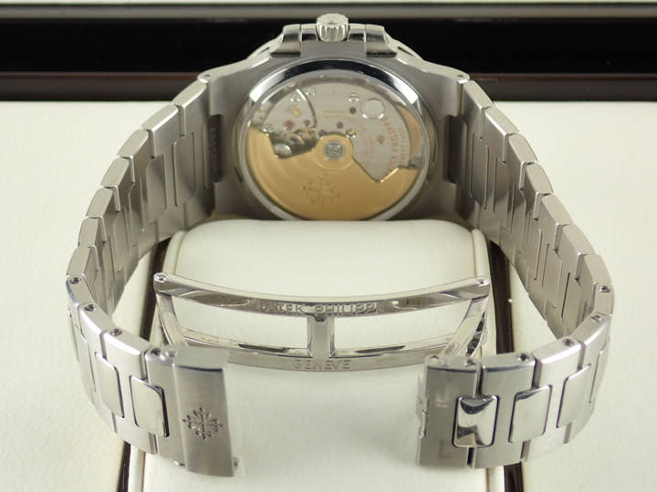 パテックフィリップ ノーチラス Ref.5800/1A-001 ダークブルー文字盤 中古 nautilus-89