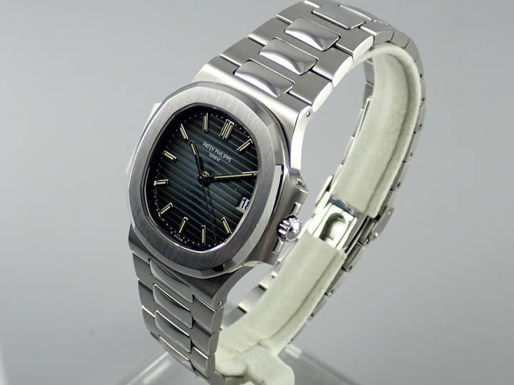 パテックフィリップ ノーチラス Ref.3800/1A-010 ダークブルー文字盤 中古 nautilus-92