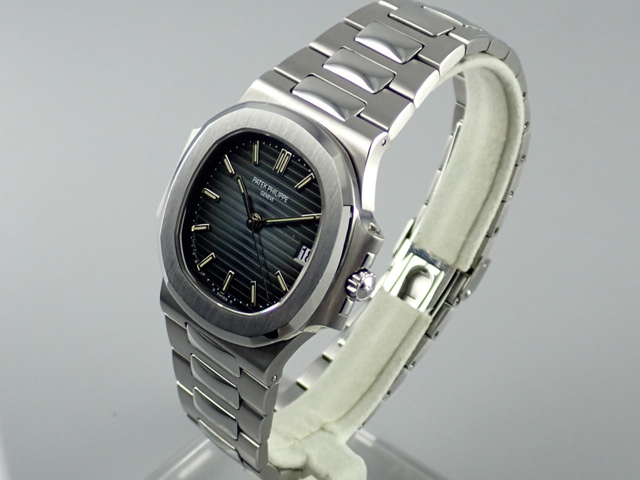 Patek Philippe Nautilus &lt;Warranty, Box, etc.&gt;