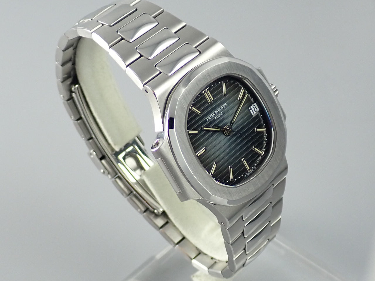 Patek Philippe Nautilus &lt;Warranty, Box, etc.&gt;