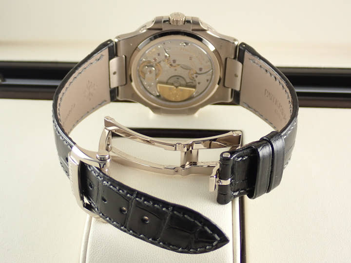 パテックフィリップ ノーチラス Ref.5712G-001 スレートグレー文字盤 中古 nautilus-94