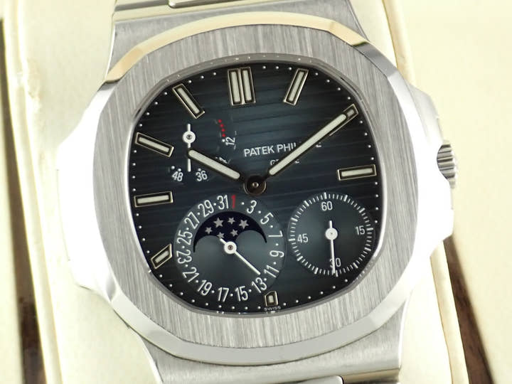 パテックフィリップ ノーチラス Ref.5712/1A-001 ブラックブルー文字盤 中古 nautilus-95
