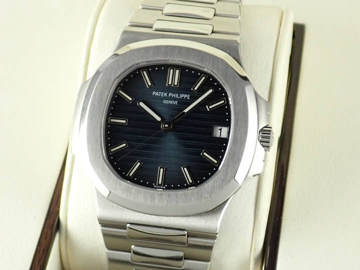 Patek Philippe Nautilus <Warranty, Box, etc.>