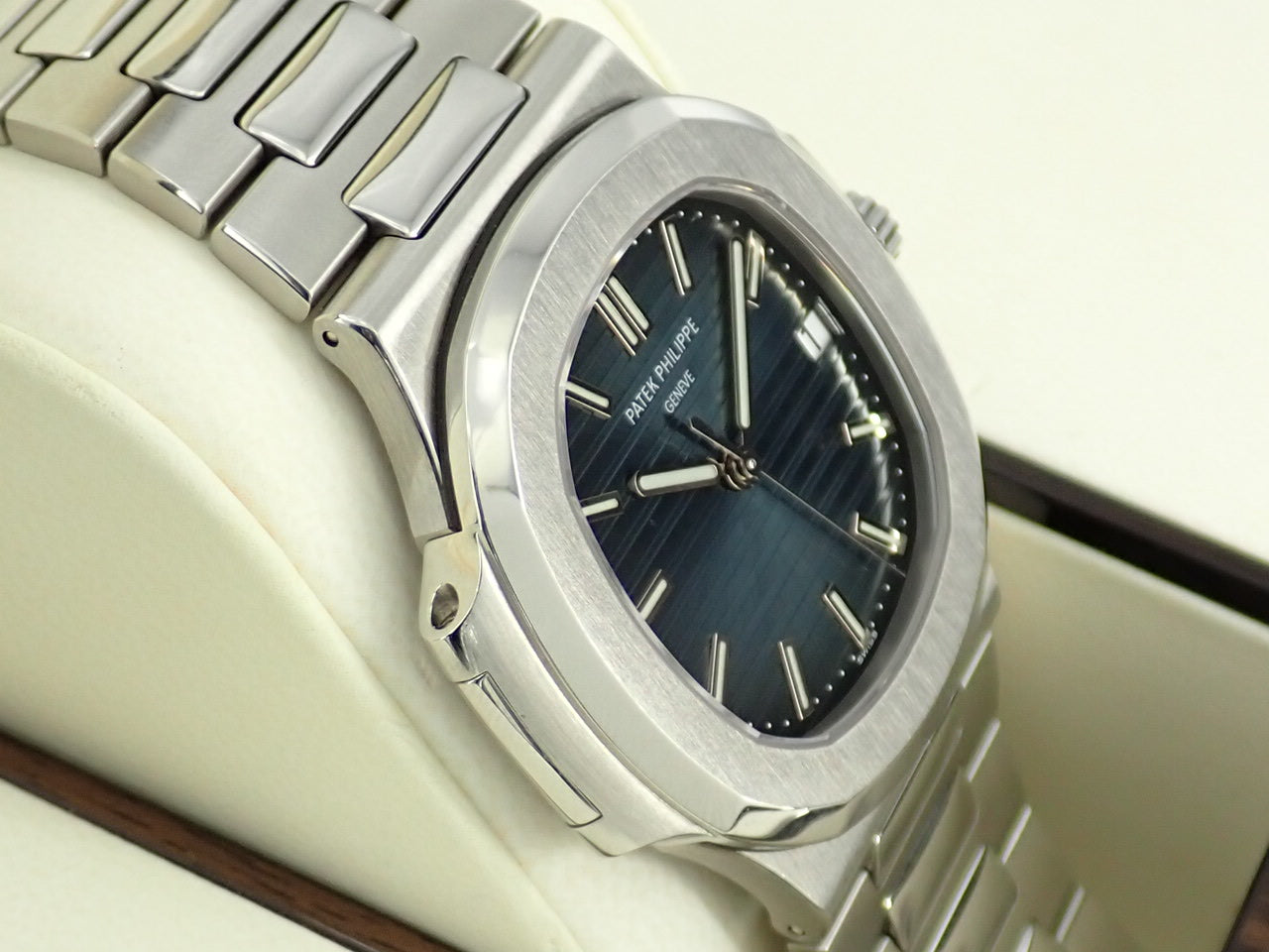 Patek Philippe Nautilus &lt;Warranty, Box, etc.&gt;