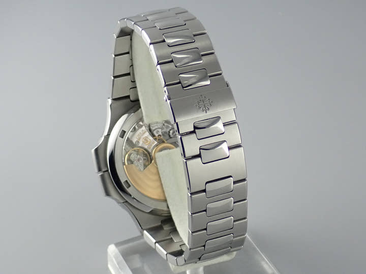 パテックフィリップ ノーチラス Ref.5990/1A-001 ブラックグラデーション文字盤 中古 nautilus-98