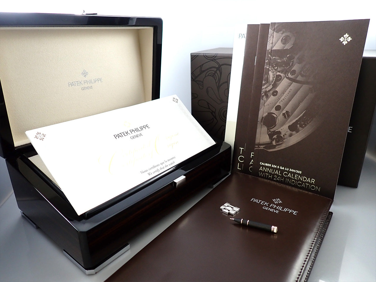 Patek Philippe Nautilus Annual Calendar Moon Phase &lt;Warranty, Box, etc.&gt;