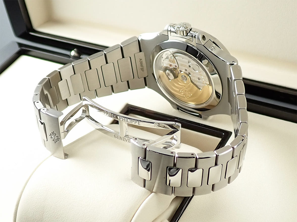 パテックフィリップ ノーチラス アニュアルカレンダー ムーンフェイズ TIFFANY&CO. Ref.5726/1A-010 ホワイト文字盤 中古 LK8H1SAX