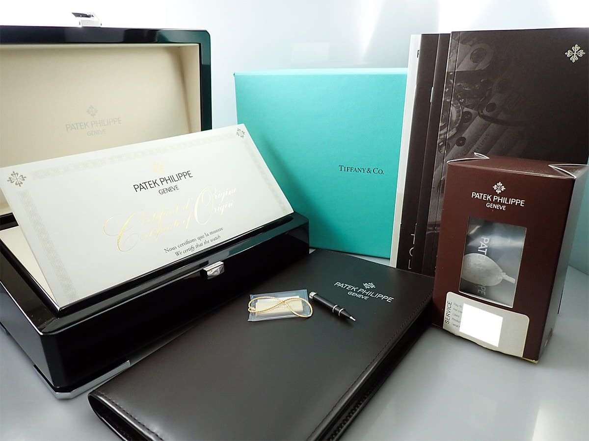 パテックフィリップ ノーチラス アニュアルカレンダー ムーンフェイズ TIFFANY&CO. Ref.5726/1A-010 ホワイト文字盤 中古 LK8H1SAX