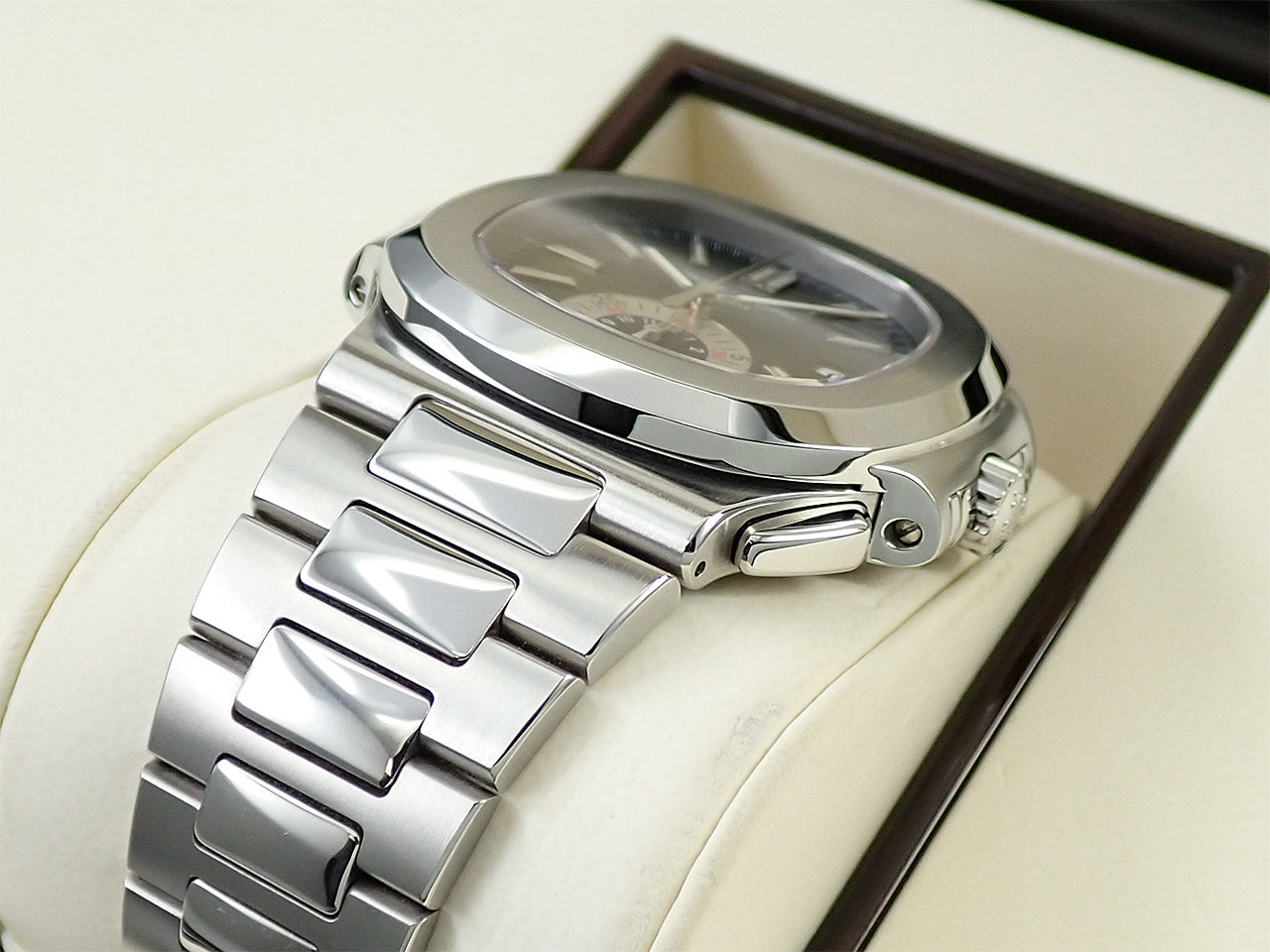 Patek Philippe Nautilus Chronograph &lt;Box and Others&gt;