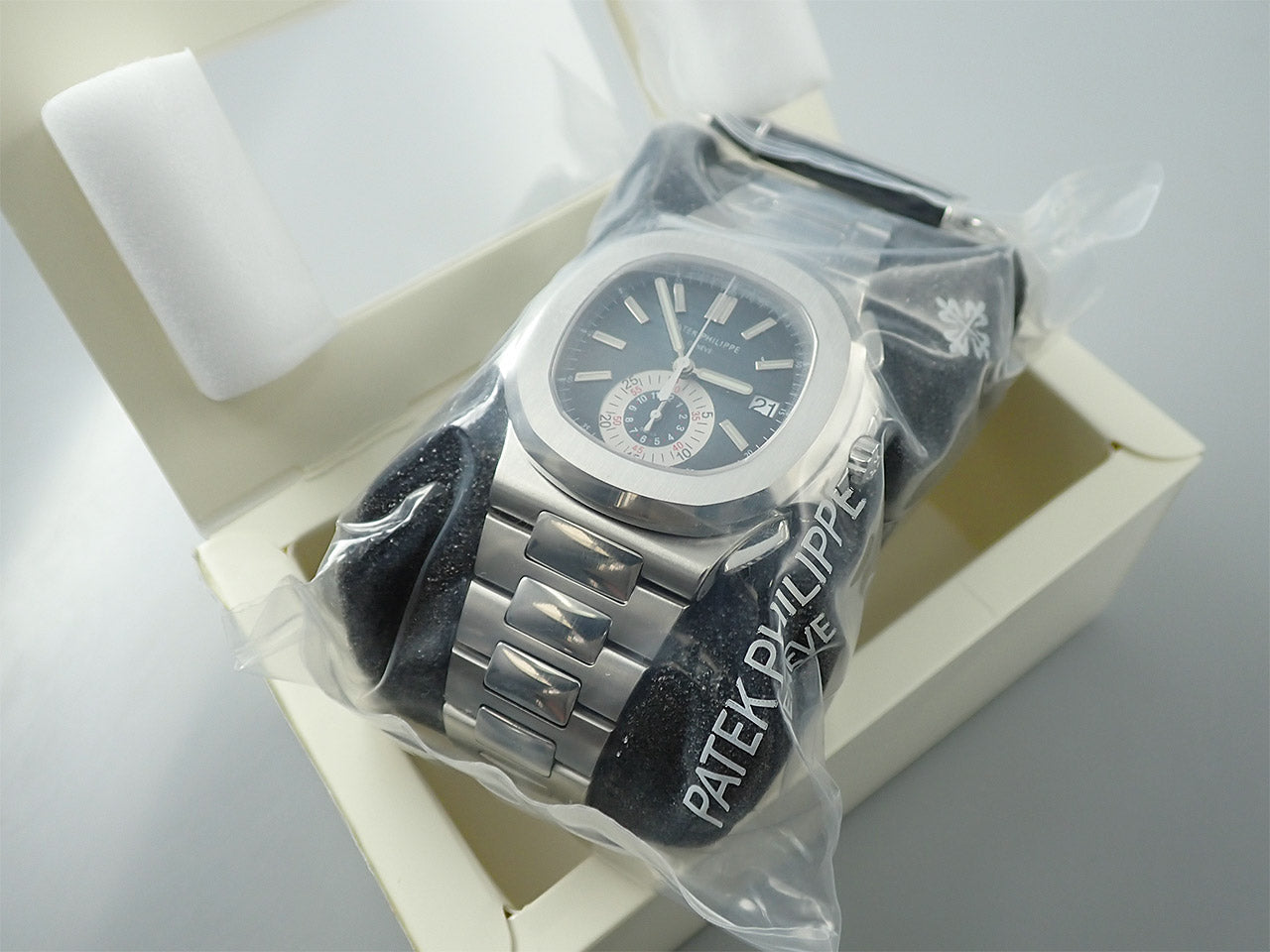 Patek Philippe Nautilus Chronograph &lt;Warranty, Box, etc.&gt;