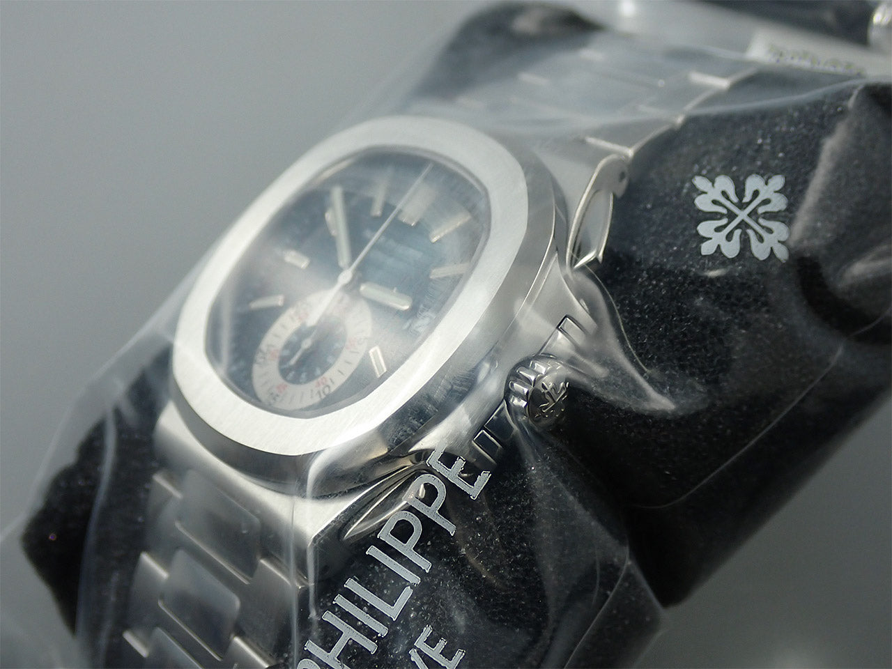 Patek Philippe Nautilus Chronograph &lt;Warranty, Box, etc.&gt;