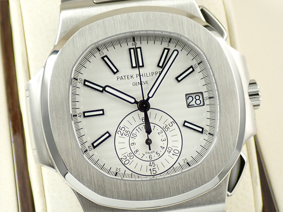 パテックフィリップ ノーチラス クロノグラフ Ref.5980/1A-019 ホワイト文字盤 美品 22ZM72S7
