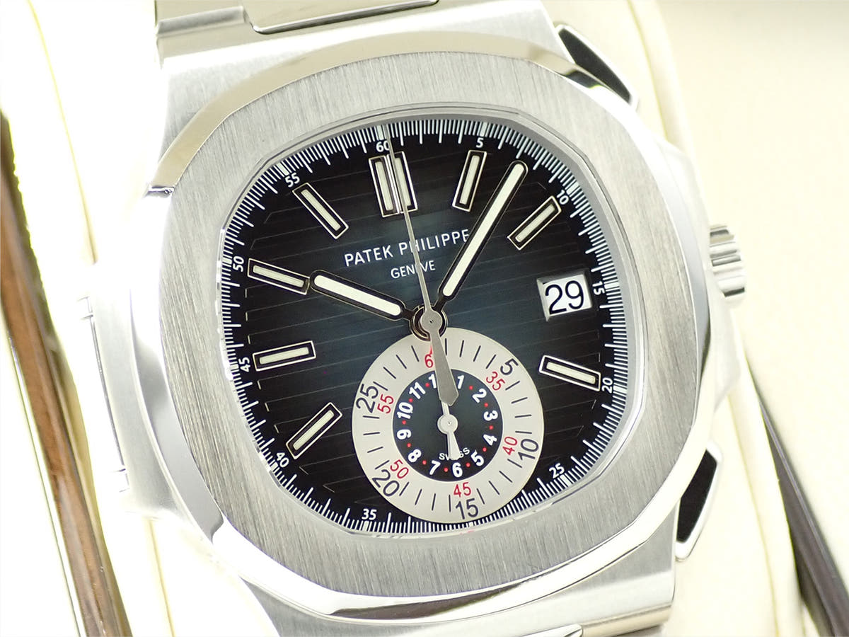 パテックフィリップ ノーチラス クロノグラフ Ref.5980/1A-001 ブルー文字盤 中古 L94HXC71