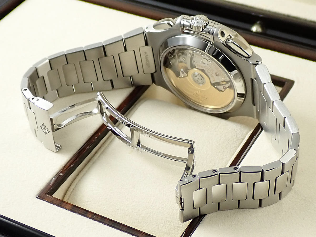 パテックフィリップ ノーチラス クロノグラフ Ref.5980/1A-001 ブルー文字盤 中古 P80PY197
