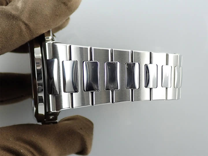 パテックフィリップ ノーチラス クロノグラフ Ref.5980/1A-001 ステンレススチール ブルー文字盤