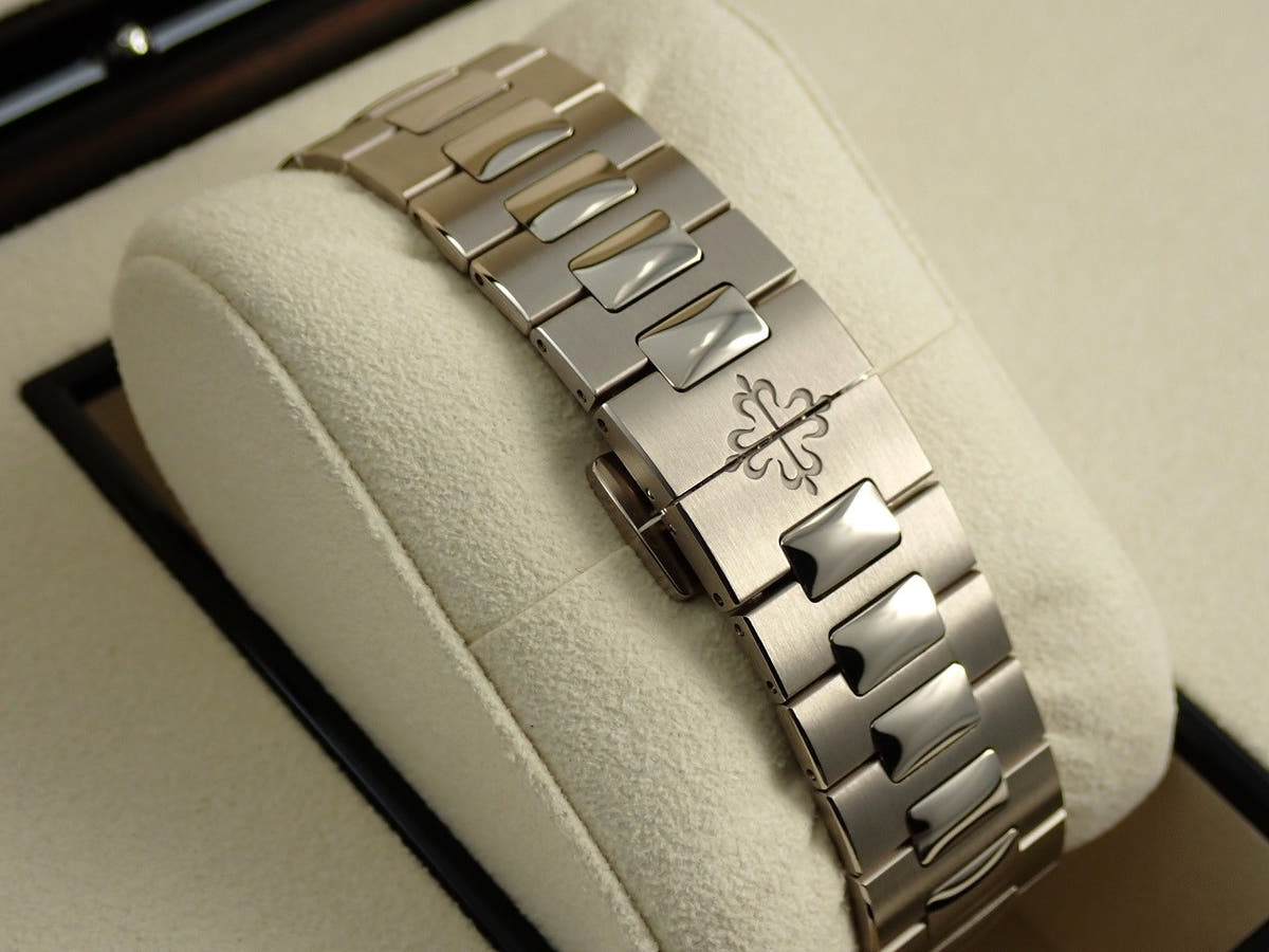 パテックフィリップ ノーチラス パーペチュアルカレンダー Ref.5740/1G-001 ブルー文字盤 美品 HM4LTXMM