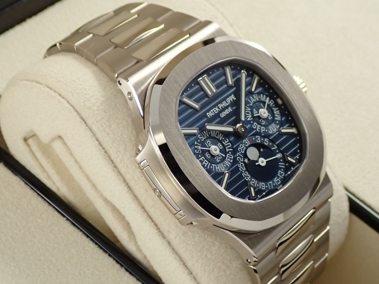 Patek Philippe Nautilus Perpetual Calendar &lt;Warranty, Box, etc.&gt;